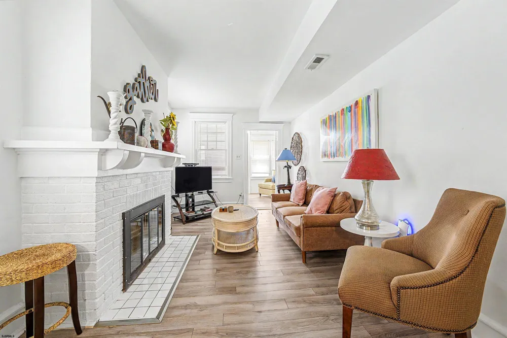 5 N Newport Ave Ventnor, NJ 08406