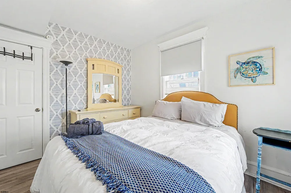 5 N Newport Ave Ventnor, NJ 08406