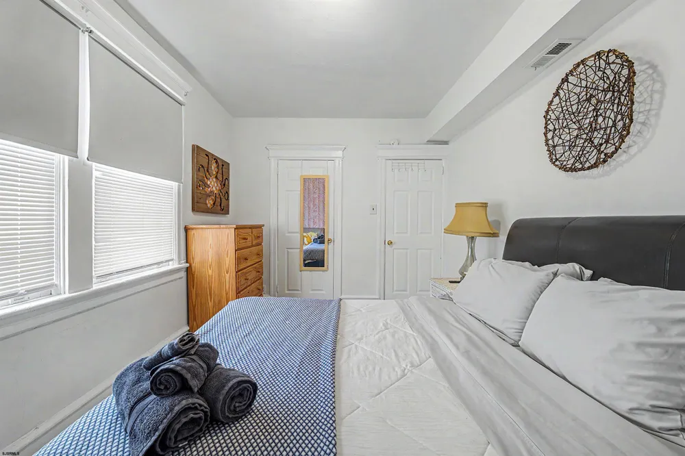 5 N Newport Ave Ventnor, NJ 08406