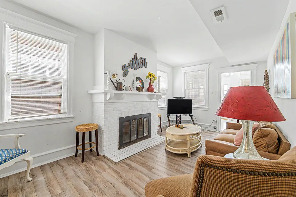 5 N Newport Ave Ventnor, NJ 08406