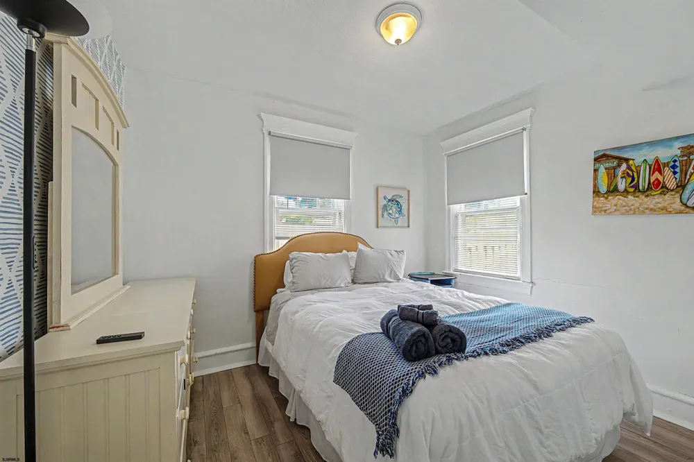 5 N Newport Ave Ventnor, NJ 08406