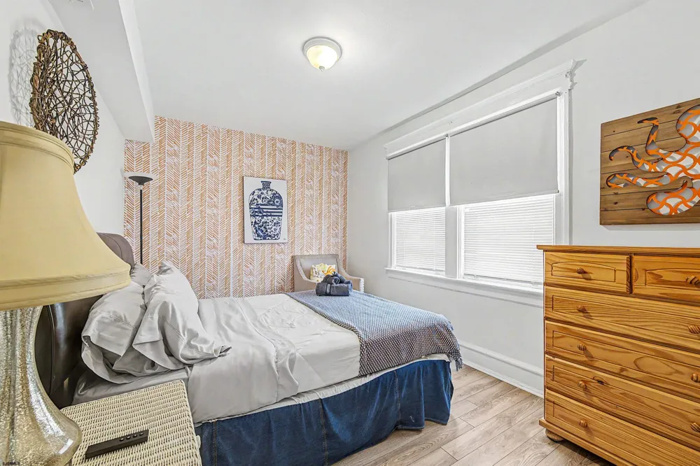 5 N Newport Ave Ventnor, NJ 08406