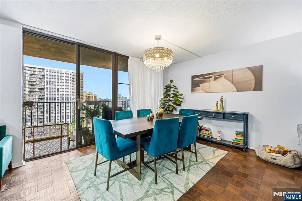 200 Winston Drive 2207 Cliffside Park, NJ 07010