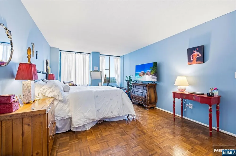 200 Winston Drive 2207 Cliffside Park, NJ 07010