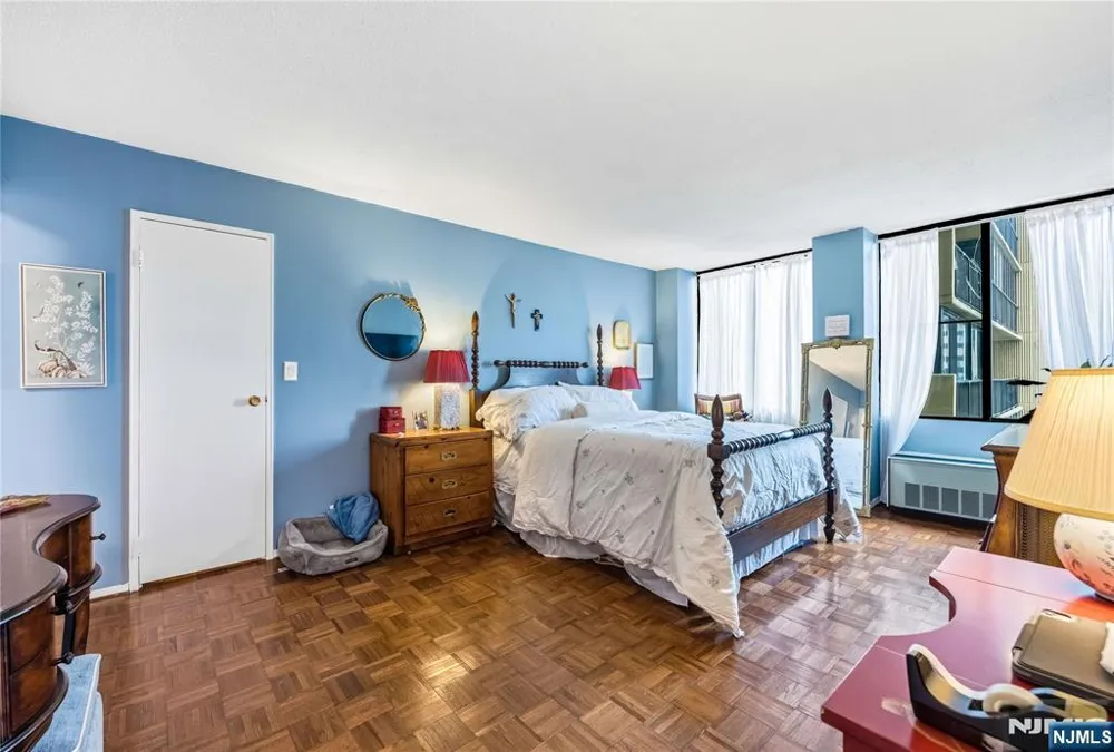 200 Winston Drive 2207 Cliffside Park, NJ 07010