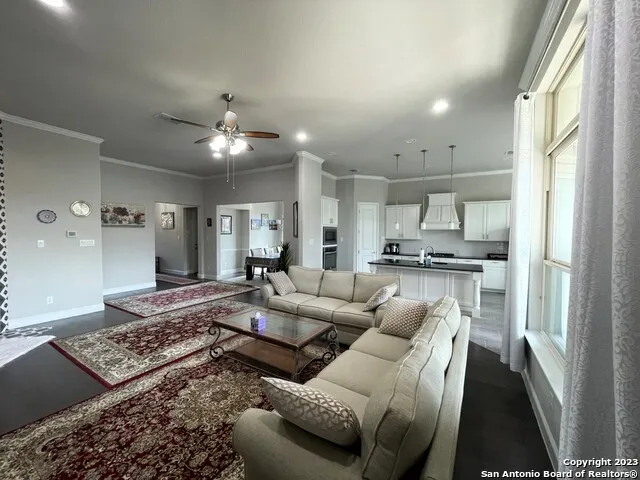 7122 BELLA BLF San Antonio, TX 78256