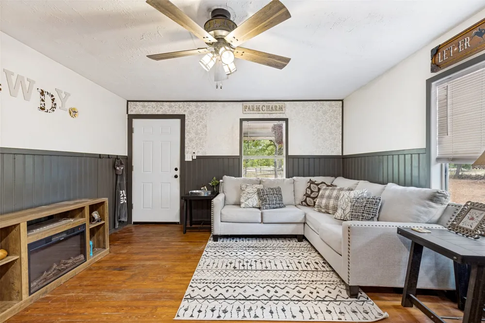 245 Vz County Road 1707 Grand Saline, TX 75140