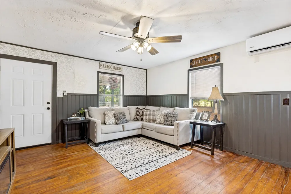 245 Vz County Road 1707 Grand Saline, TX 75140