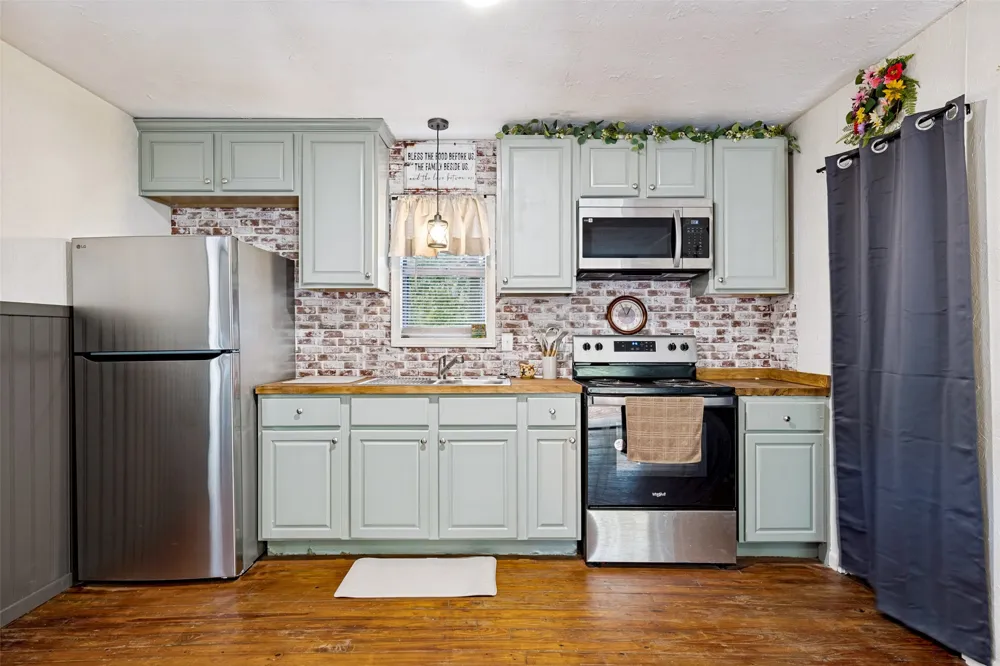 245 Vz County Road 1707 Grand Saline, TX 75140