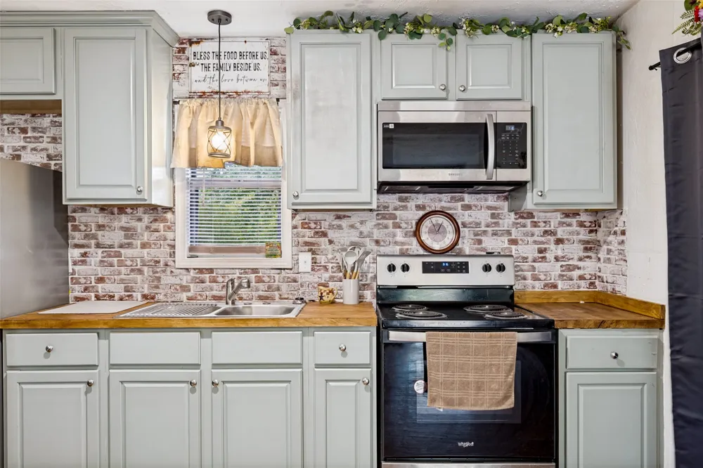 245 Vz County Road 1707 Grand Saline, TX 75140