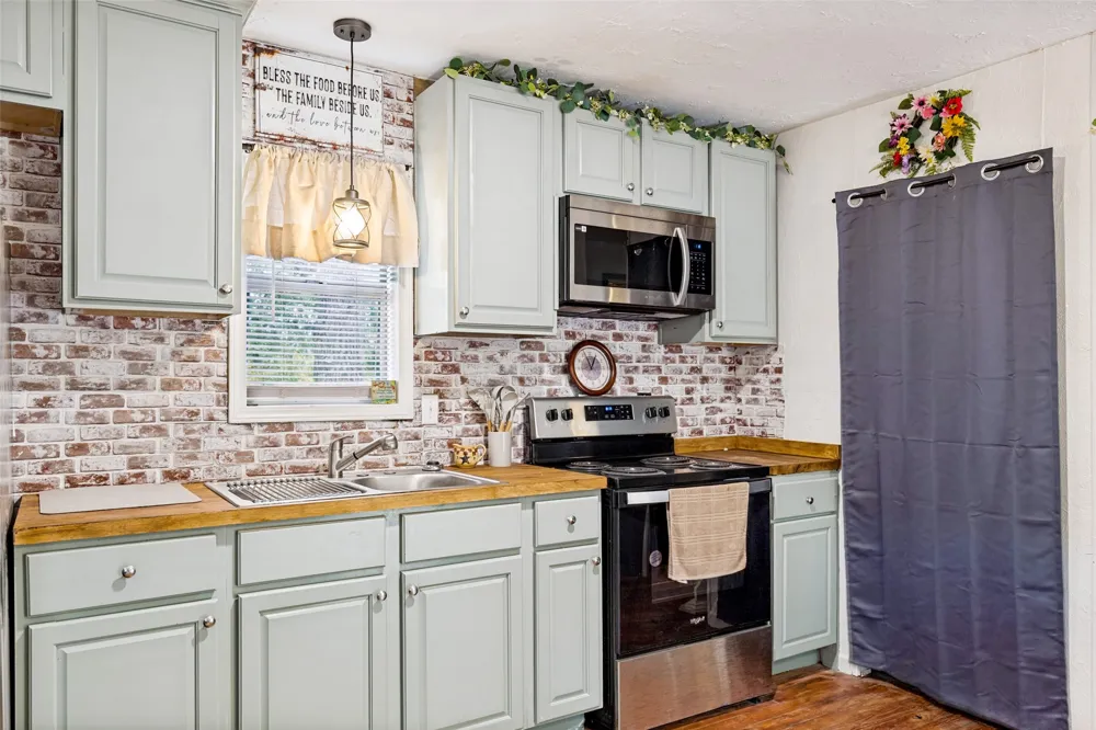 245 Vz County Road 1707 Grand Saline, TX 75140