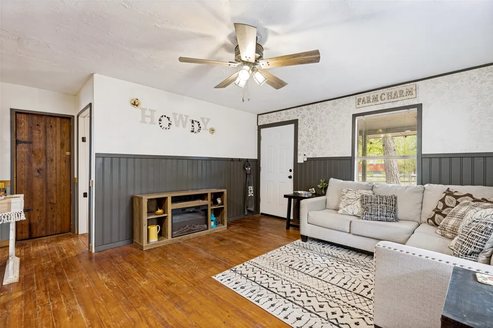 245 Vz County Road 1707 Grand Saline, TX 75140
