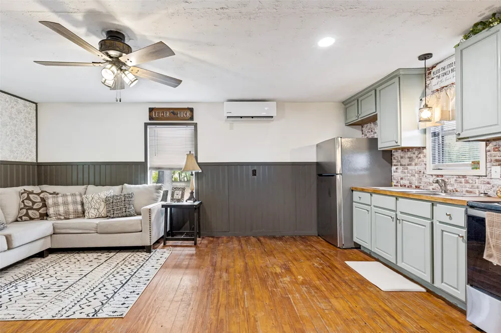 245 Vz County Road 1707 Grand Saline, TX 75140