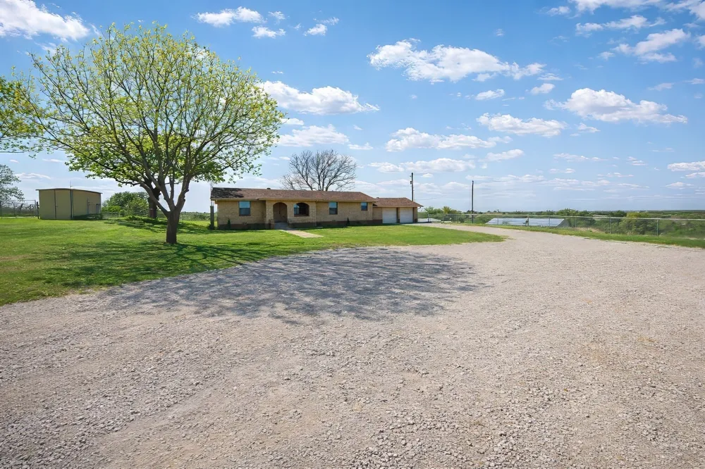 1119 Salt Creek Road Springtown, TX 76082