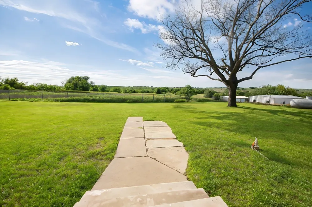 1119 Salt Creek Road Springtown, TX 76082