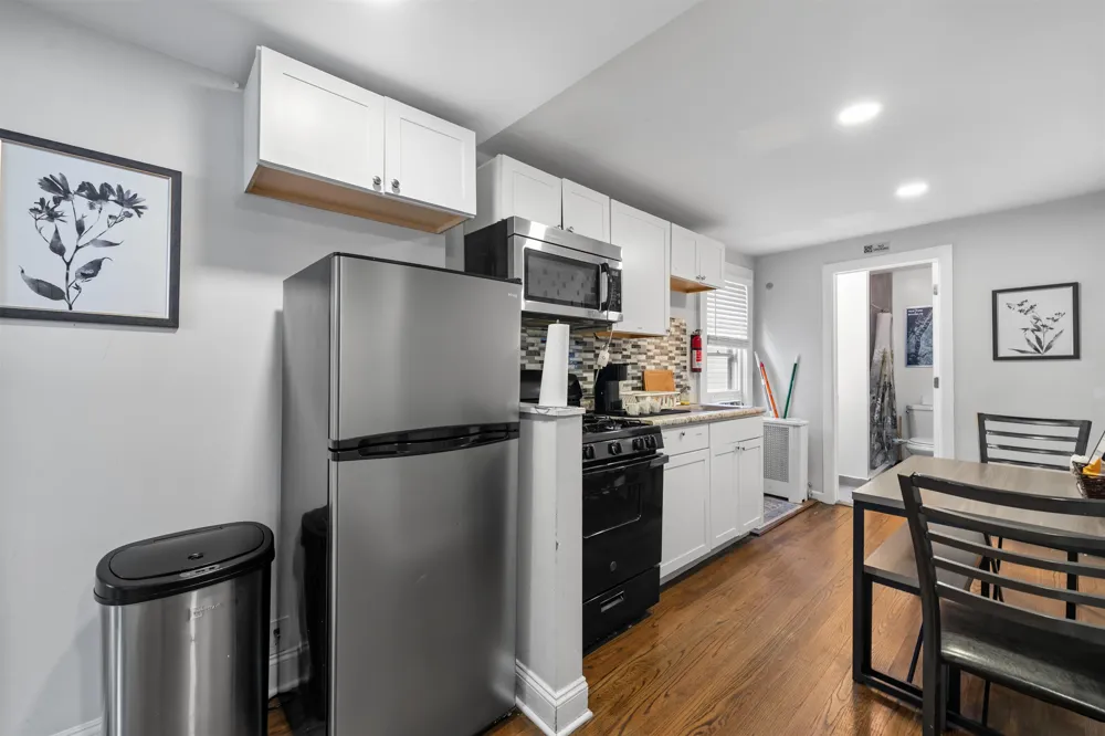 9 WEST 51ST ST Bayonne, NJ 07002