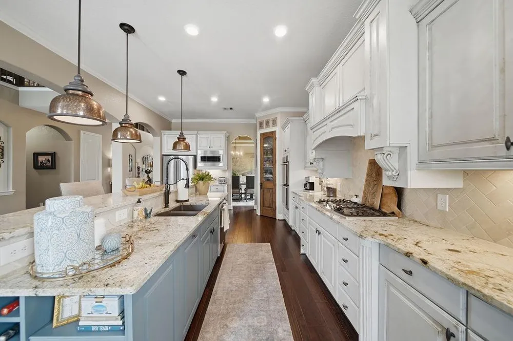 2513 Royal Field Lane Friendswood, TX 77546
