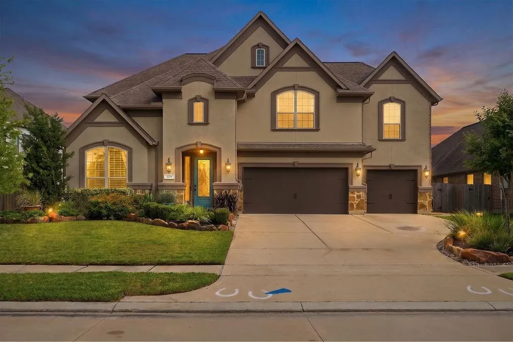 2513 Royal Field Lane Friendswood, TX 77546