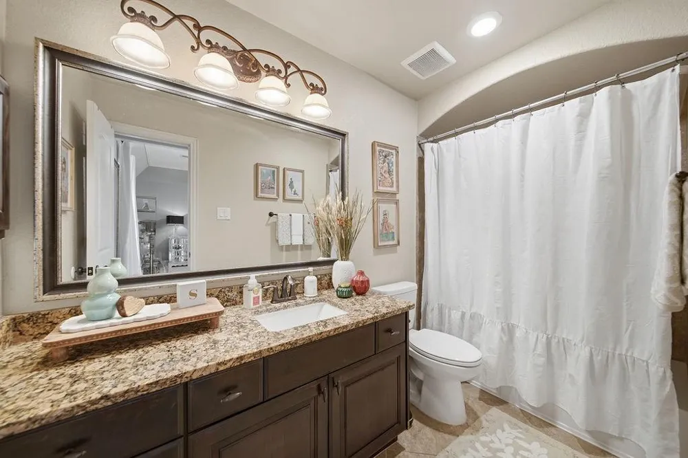 2513 Royal Field Lane Friendswood, TX 77546