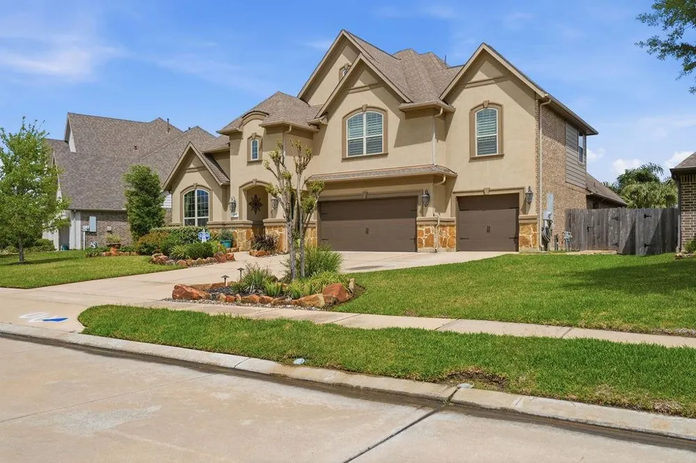 2513 Royal Field Lane Friendswood, TX 77546