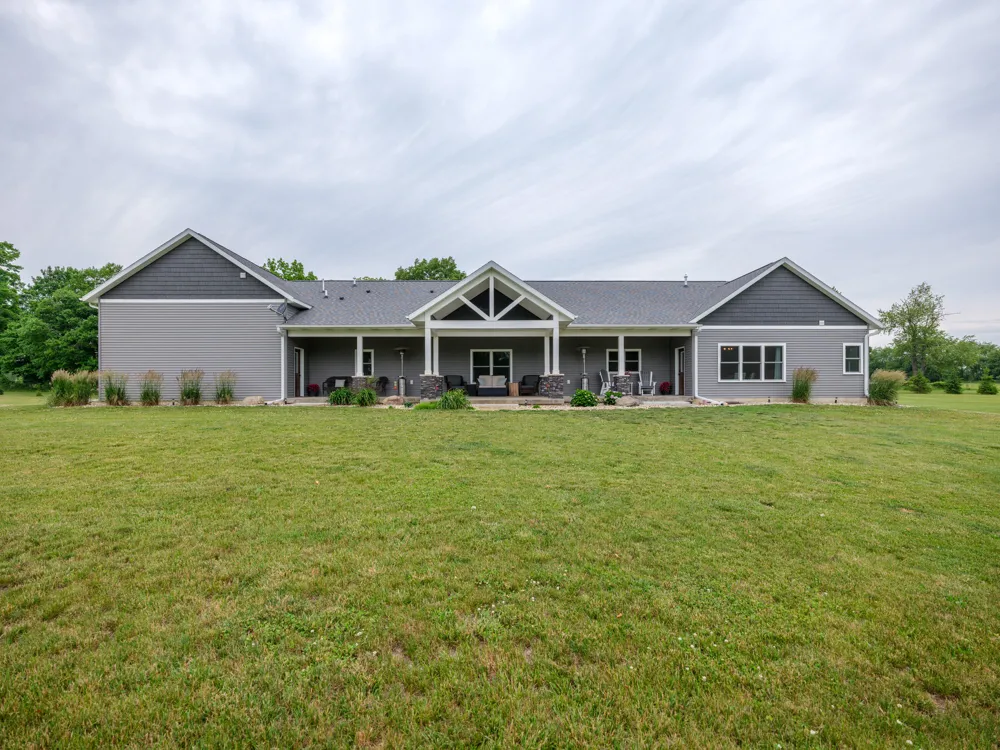 1518 M DRIVE S East Leroy, MI 49051