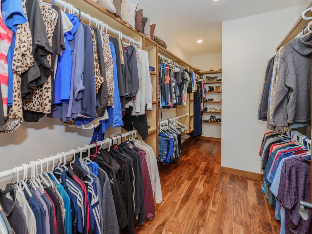 1518 M DRIVE S East Leroy, MI 49051