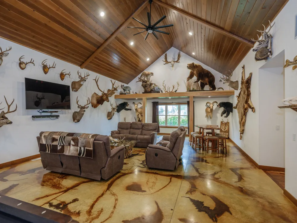 1518 M DRIVE S East Leroy, MI 49051