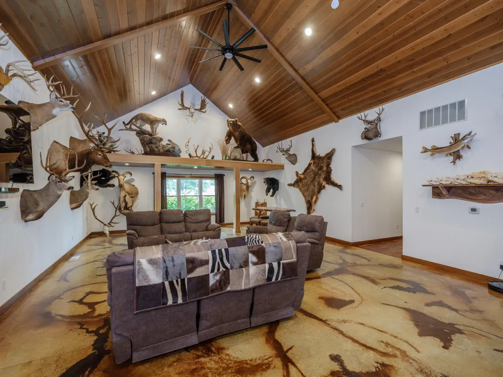 1518 M DRIVE S East Leroy, MI 49051
