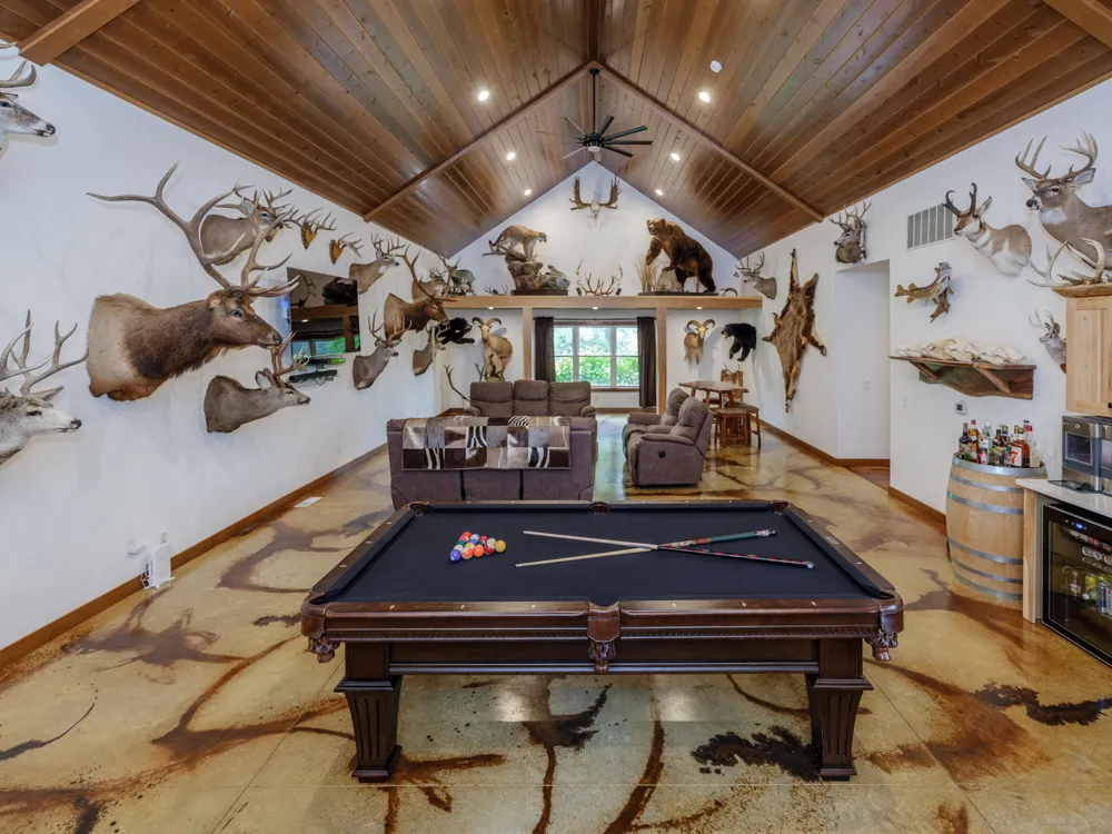 1518 M DRIVE S East Leroy, MI 49051