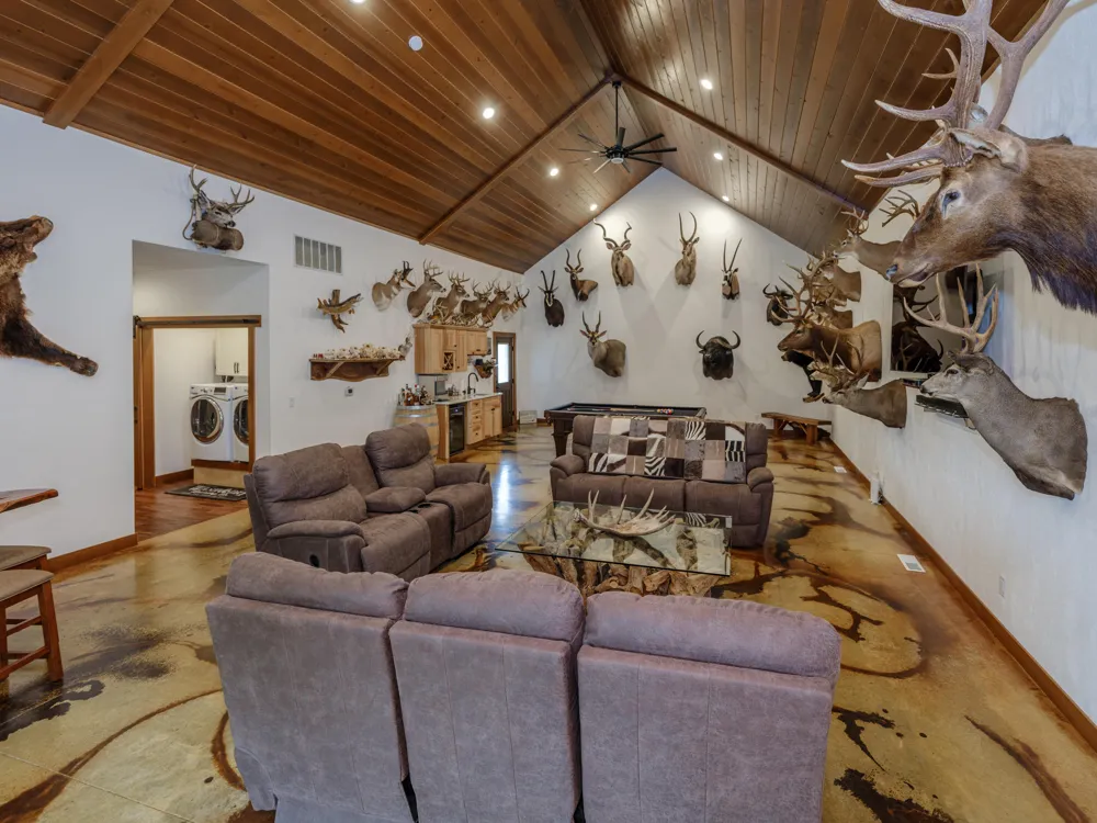 1518 M DRIVE S East Leroy, MI 49051