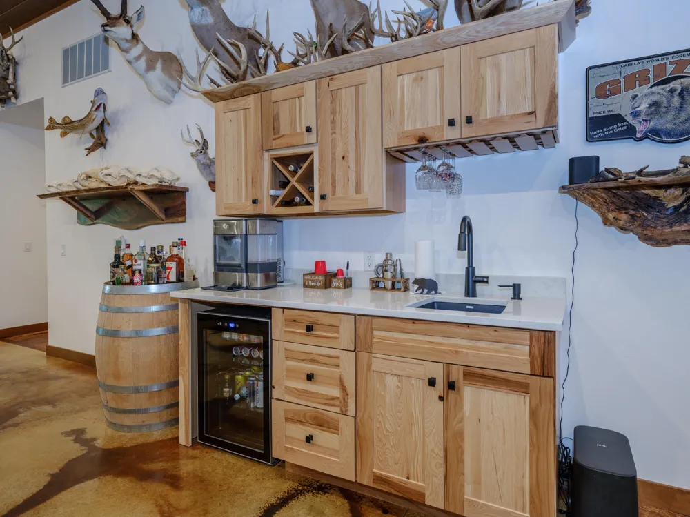1518 M DRIVE S East Leroy, MI 49051