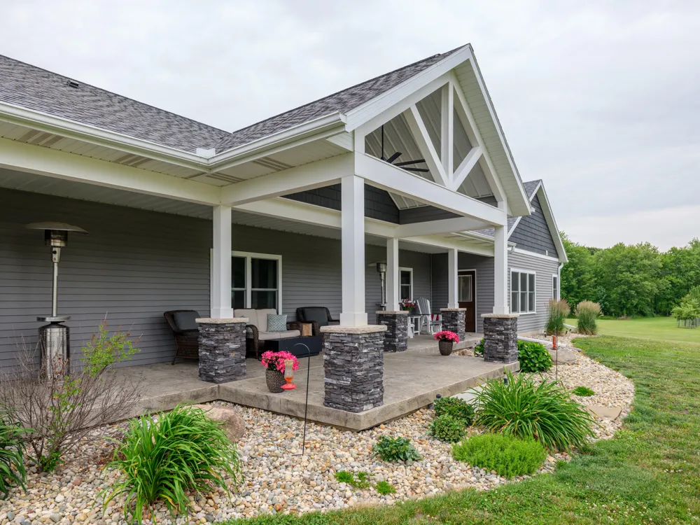 1518 M DRIVE S East Leroy, MI 49051