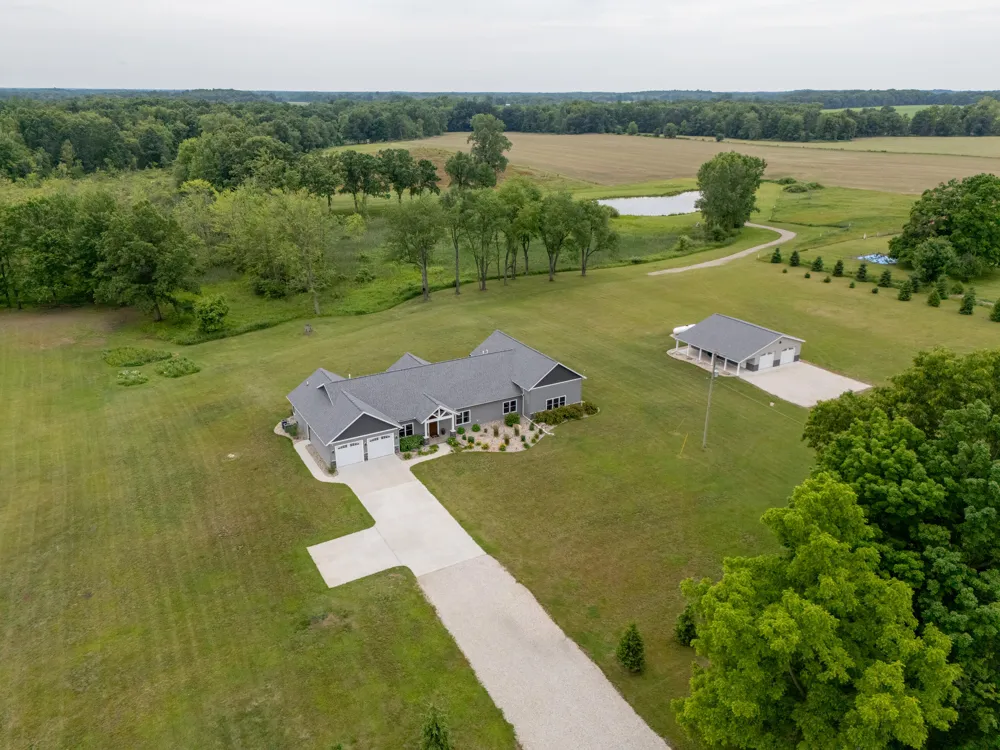 1518 M DRIVE S East Leroy, MI 49051