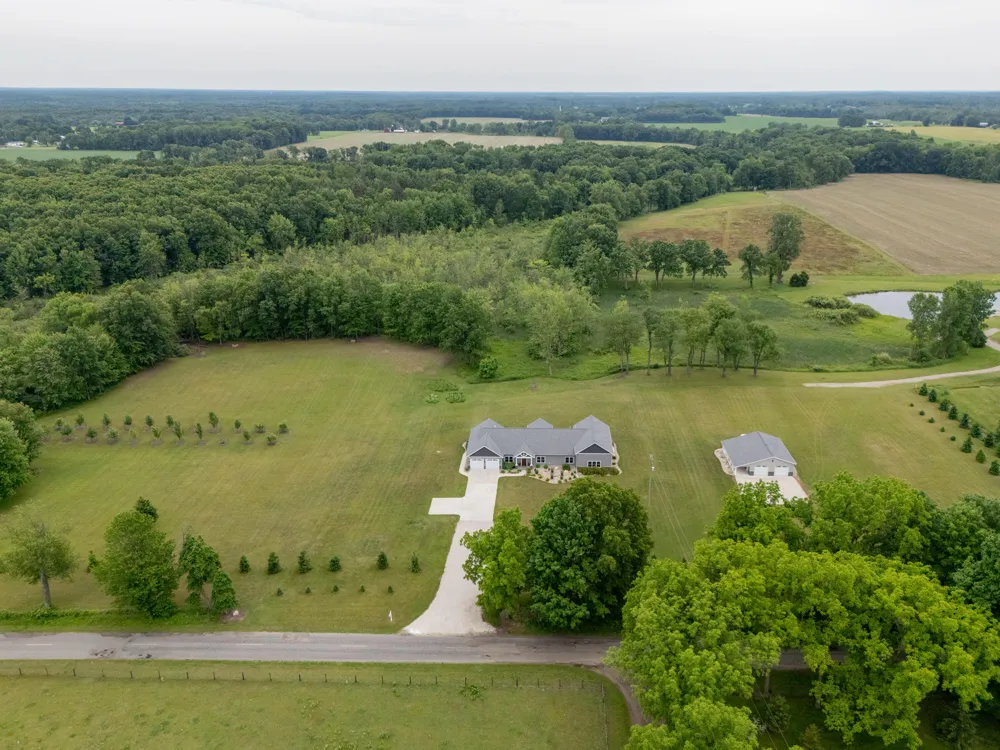 1518 M DRIVE S East Leroy, MI 49051