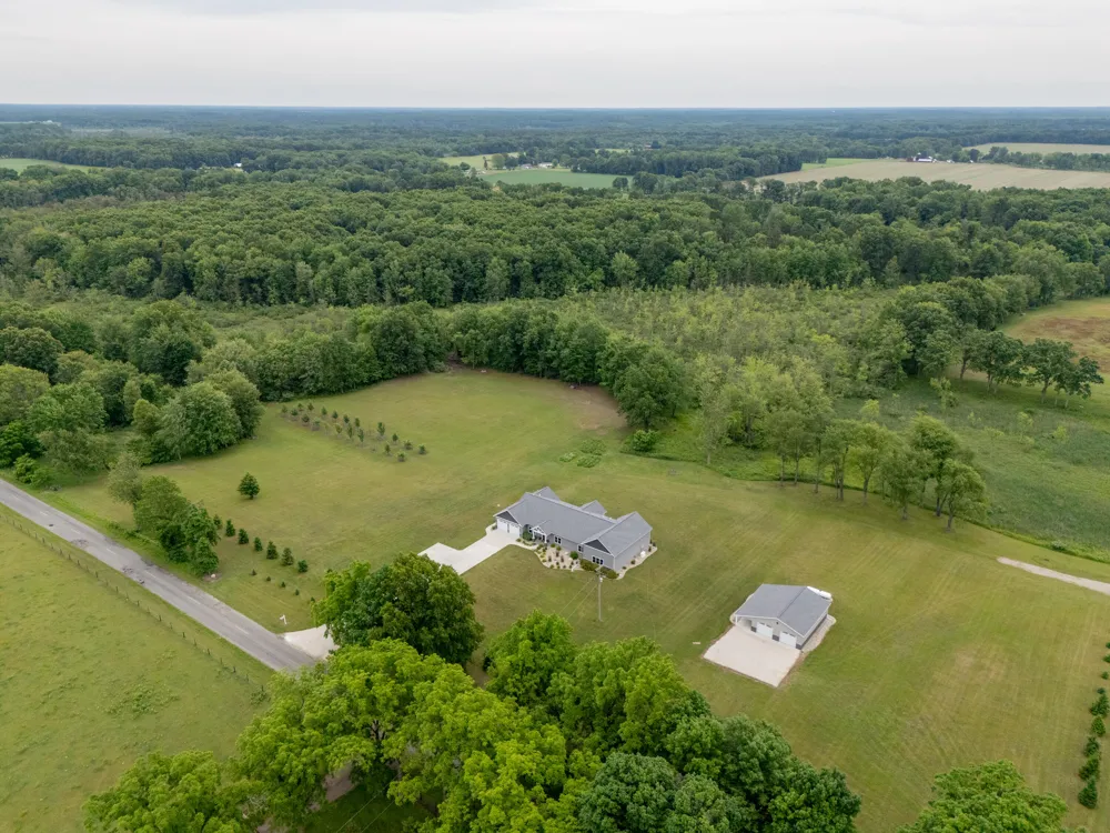 1518 M DRIVE S East Leroy, MI 49051