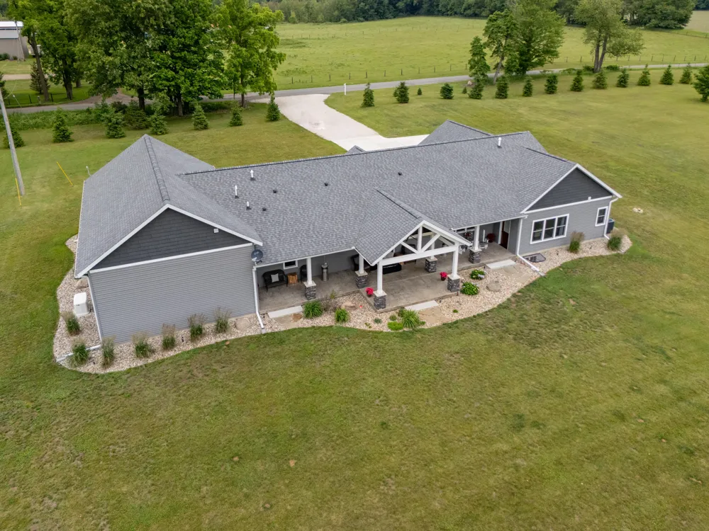 1518 M DRIVE S East Leroy, MI 49051