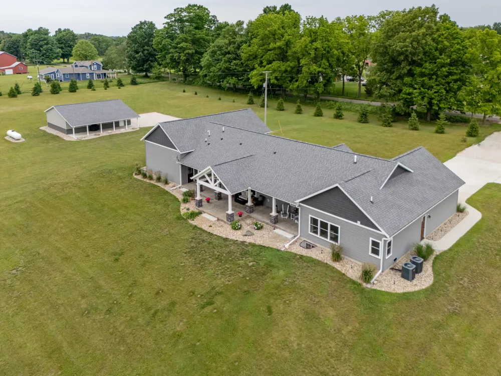 1518 M DRIVE S East Leroy, MI 49051