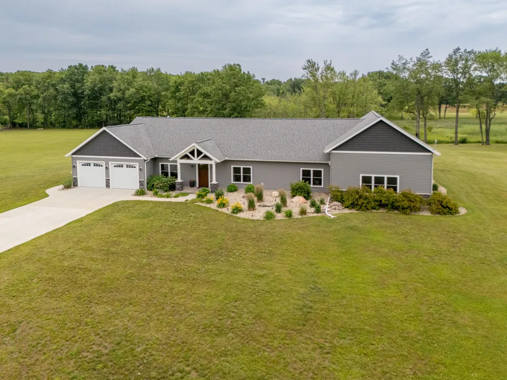 1518 M DRIVE S East Leroy, MI 49051