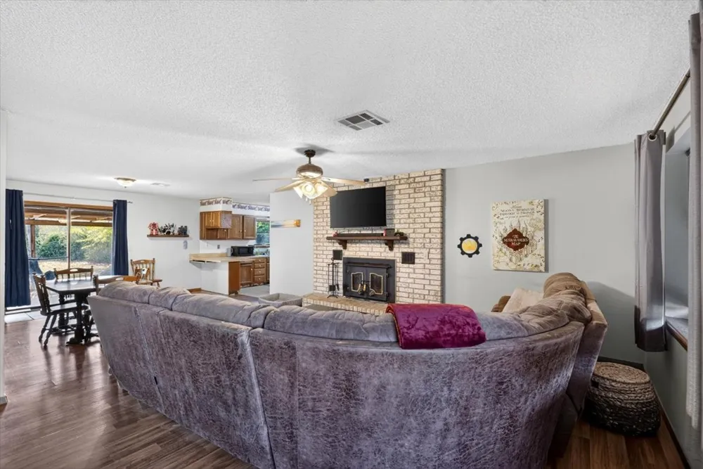 162 Sunset Street Wilburton, OK 74578