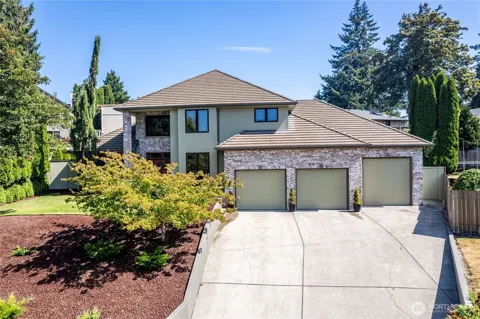 2538 E Lynnwood Drive
