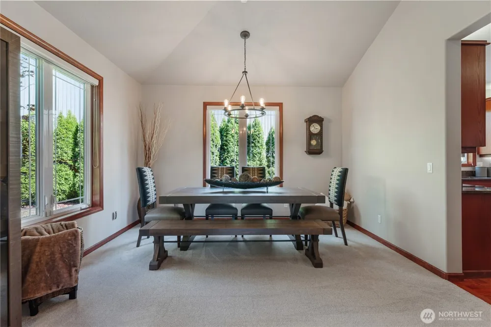 2538 E Lynnwood Drive Longview, WA 98632