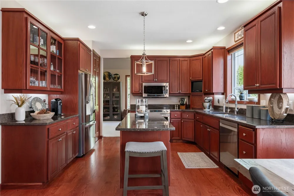 2538 E Lynnwood Drive Longview, WA 98632