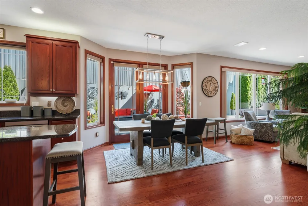 2538 E Lynnwood Drive Longview, WA 98632
