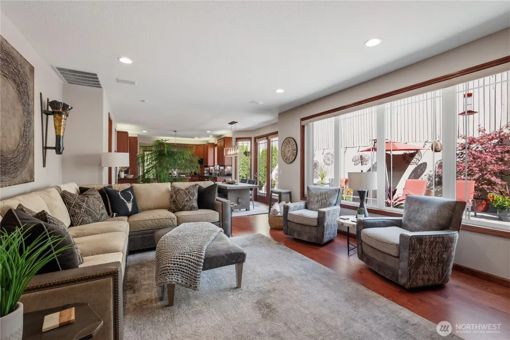2538 E Lynnwood Drive Longview, WA 98632