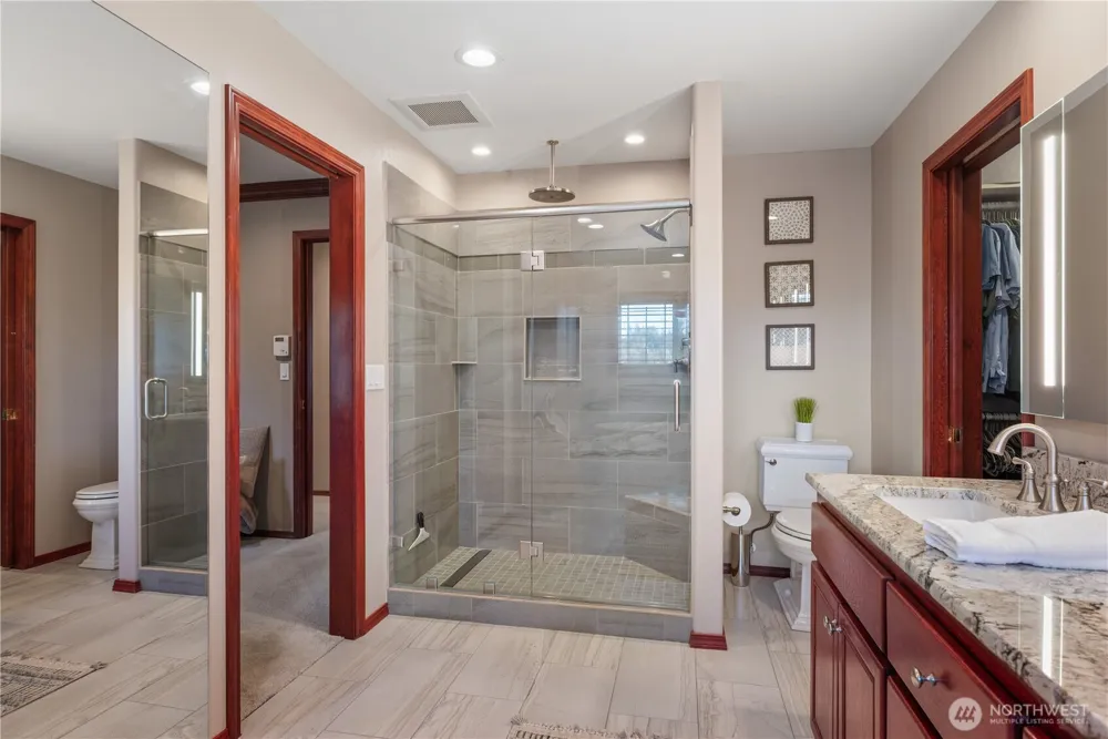 2538 E Lynnwood Drive Longview, WA 98632