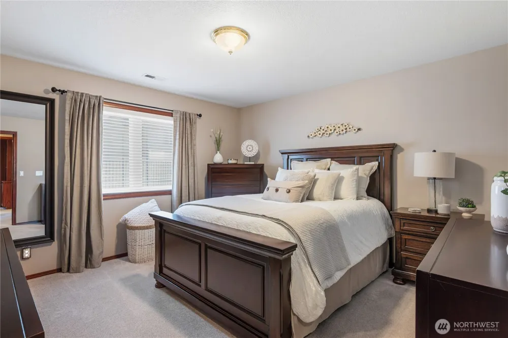 2538 E Lynnwood Drive Longview, WA 98632