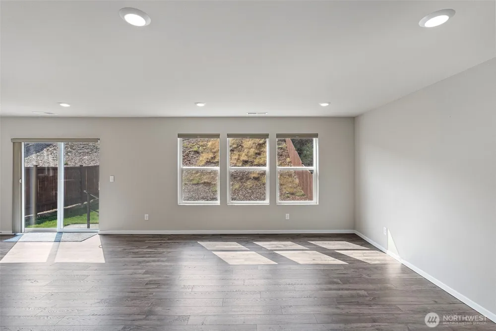 1454 SW Pendleton Way Port Orchard, WA 98367
