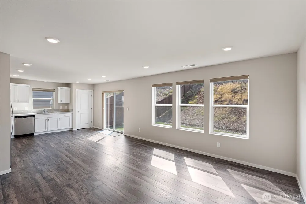 1454 SW Pendleton Way Port Orchard, WA 98367