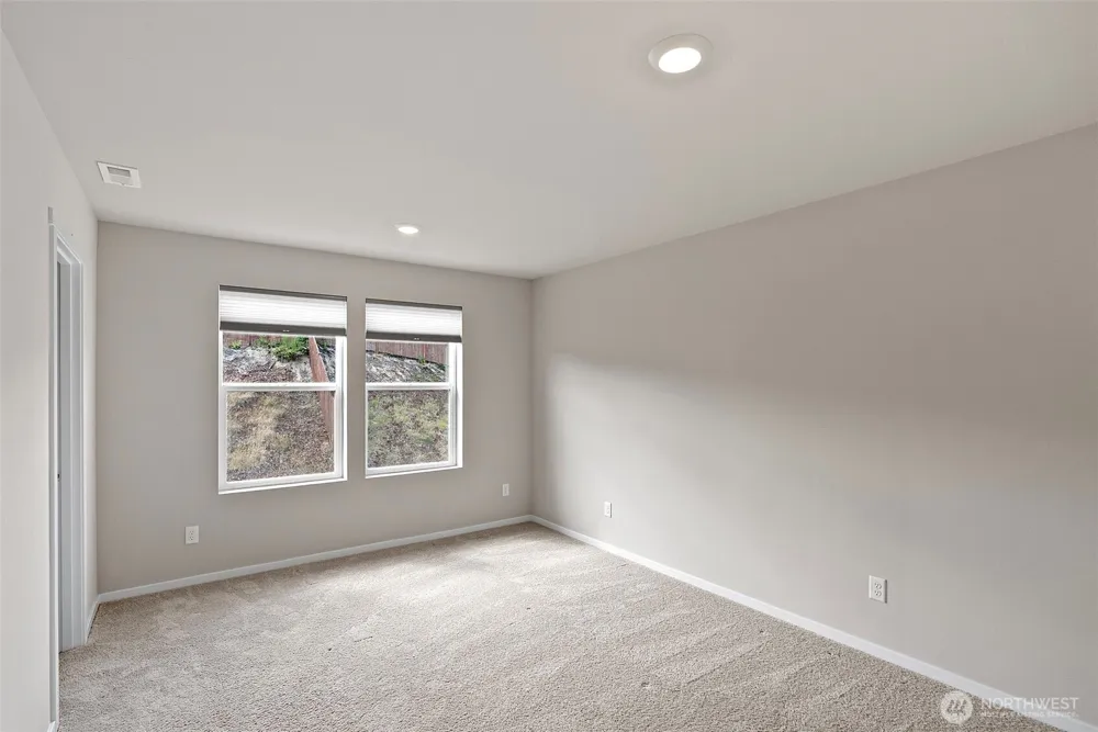 1454 SW Pendleton Way Port Orchard, WA 98367