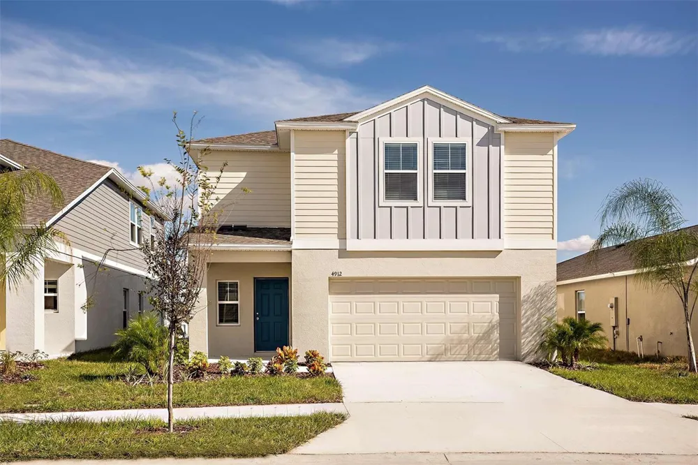 2135 LAWSON WAY Zephyrhills, FL 33541